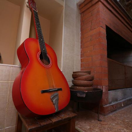 A Pousada Feola Kʼutʼaisi Exterior foto