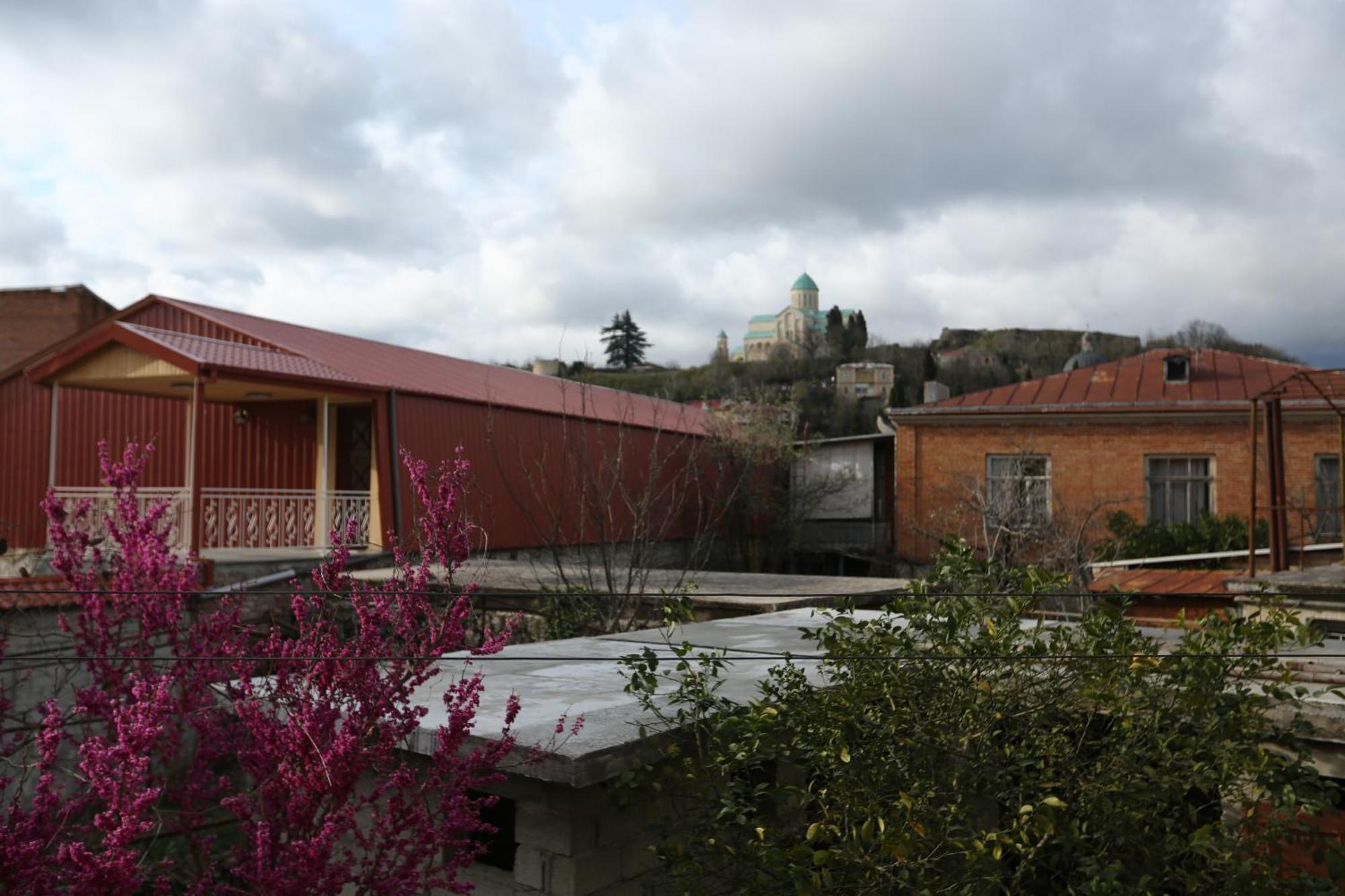 A Pousada Feola Kʼutʼaisi Exterior foto