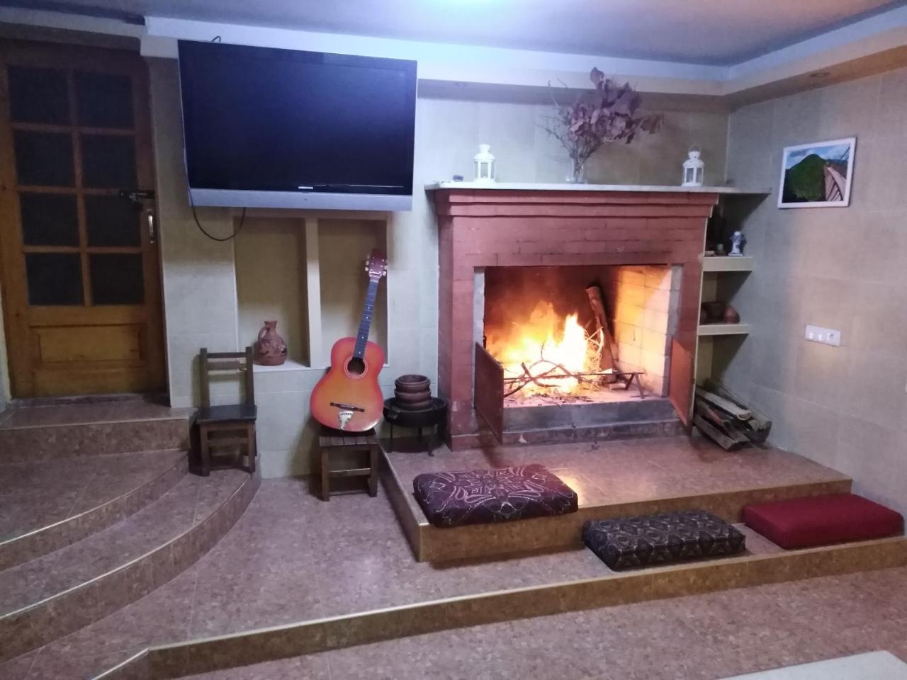 A Pousada Feola Kʼutʼaisi Exterior foto